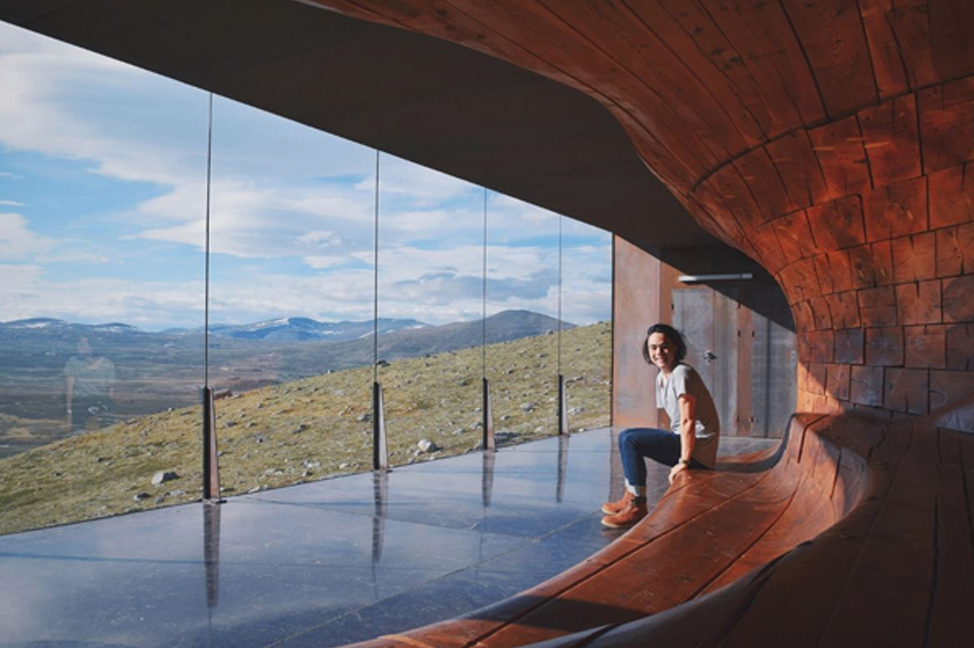 Alexander Kindlen at the Norwegian Wild Reindeer Pavilion in Norway by Sn&oslash;hetta