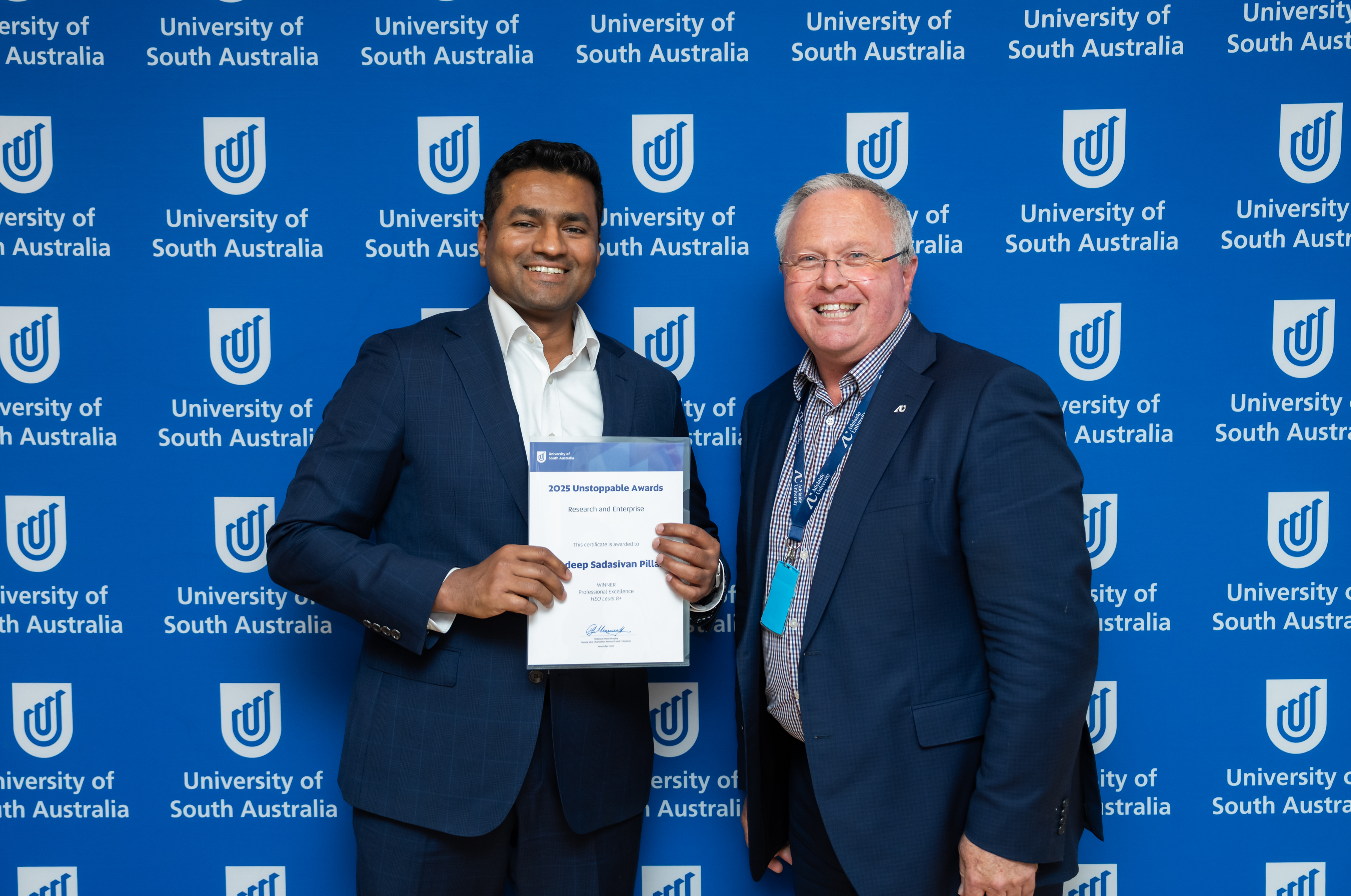 Pradeep Sadasivan Pillai is awarded the HEO Level 8 and Above Award by the Deputy Vice Chancellor: Research & Enterprise, Professor Peter Murphy