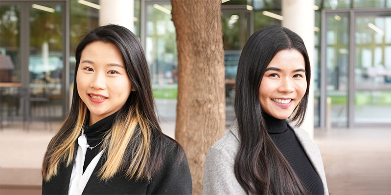 (L) Zhiyin (Cleo) Chen, 28, from Guangzhou in southern China&nbsp;and (R) Woranitha (Grace) Hueghansombat, 26, from Bangkok, Thailand, are both studying a Master of IT (Enterprise Management) at UniSA.